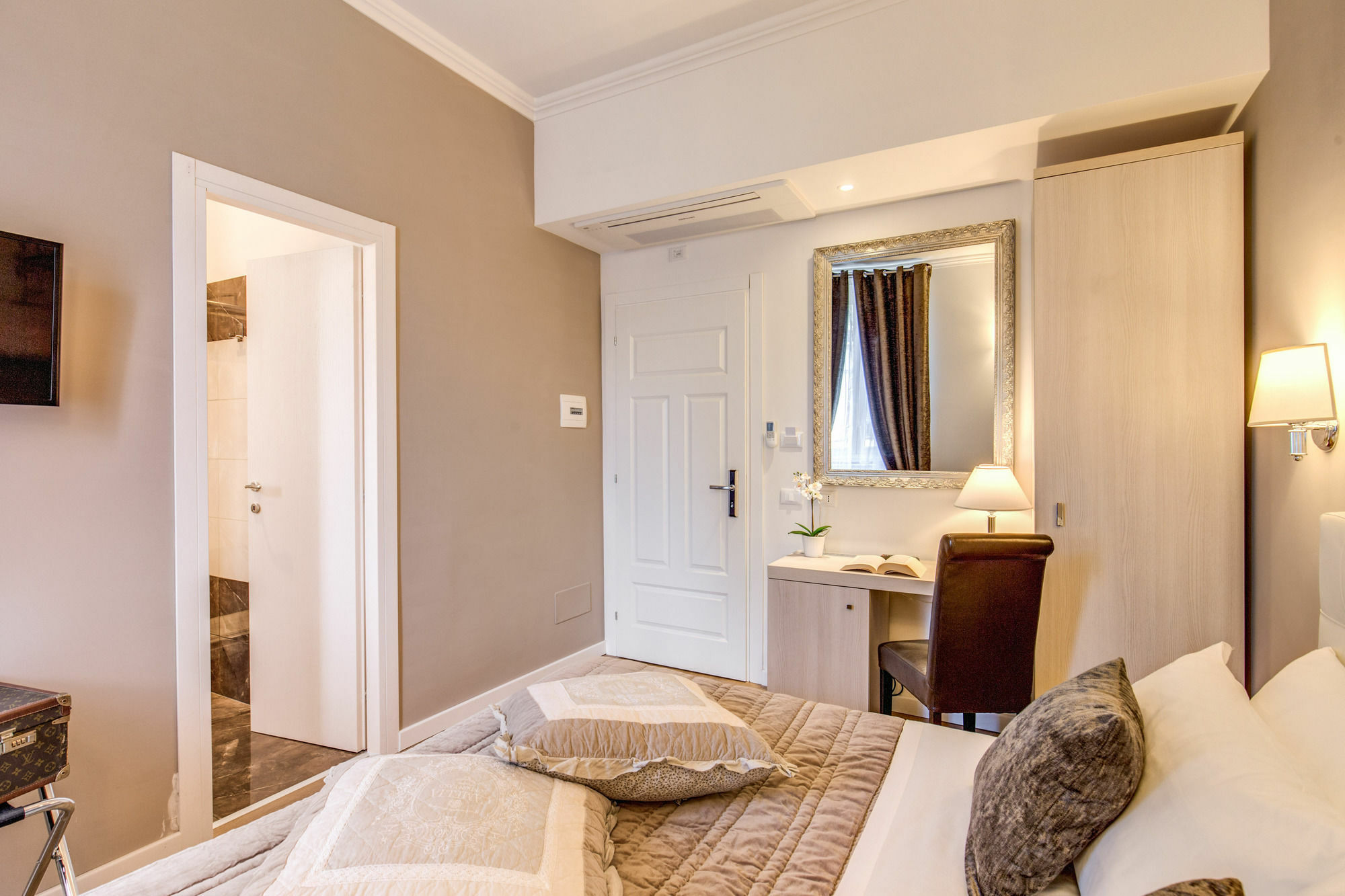 The Bridge Suites Roma Exterior foto